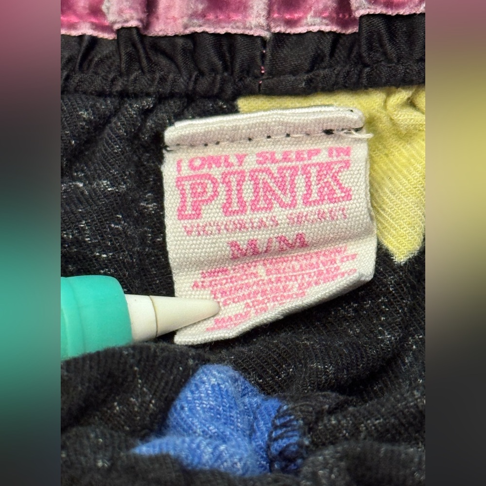 VS PINK VINTAGE Y2K COTTON BOOTY BOXER SHORTS BLACK RAINBOW HEARTS BLING RARE M - Picture 5 of 7